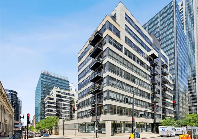 Condo for sale at 130 S Canal St #607, Chicago, IL 60606 | MLS# 12761483