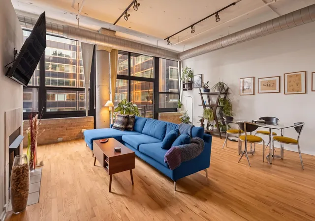 Photo 3 of Condo for sale at 130 S Canal St #607, Chicago, IL 60606 | MLS# 12761483 | Listing updated on 2026-09-23