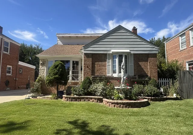 Photo 2 of Single family home for sale at 1934 Norfolk Ave, Westchester, IL 60154 | MLS# 12761505 | Listing updated on 2026-09-30