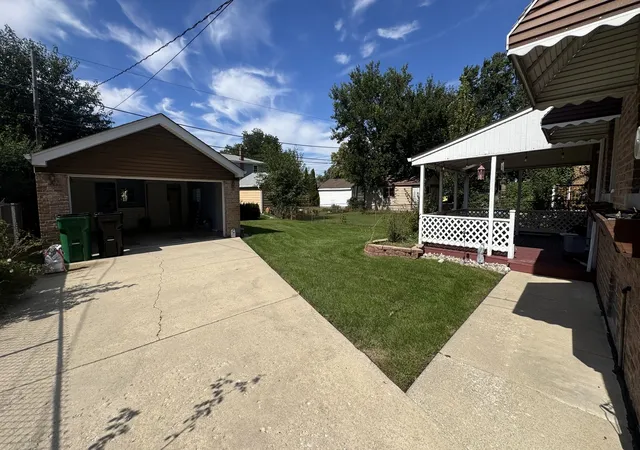 Photo 3 of Single family home for sale at 1934 Norfolk Ave, Westchester, IL 60154 | MLS# 12761505 | Listing updated on 2026-09-30