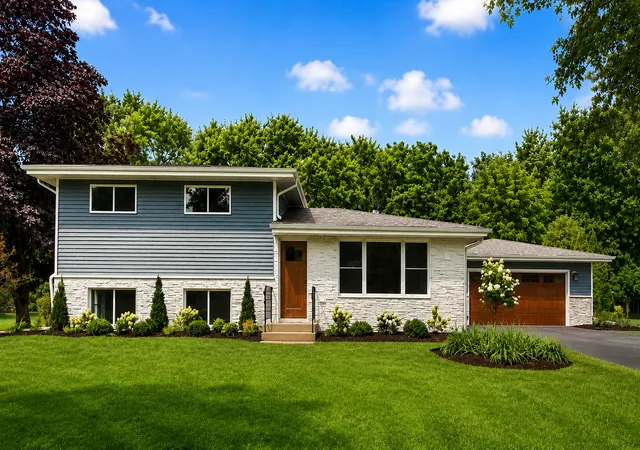 Photo 1 of Single family home for sale at 2257 Shannondale Dr, Green Oaks, IL 60048 | MLS# 12761509 | Listing updated on 2026-09-30