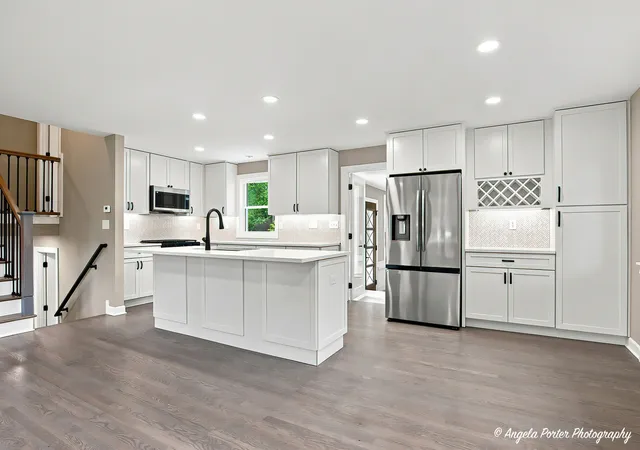 Photo 4 of Single family home for sale at 2257 Shannondale Dr, Green Oaks, IL 60048 | MLS# 12761509 | Listing updated on 2026-09-30