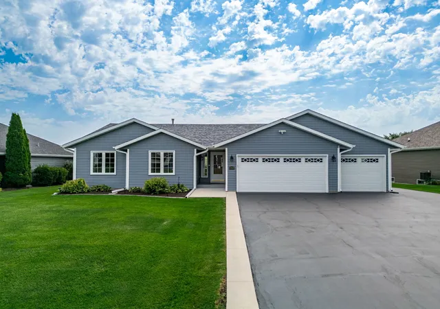 Photo 2 of Sale Pending at 1702 Lorimar Dr, Durand, IL 61024 | MLS# 12761518 | Listing updated on 2026-09-22