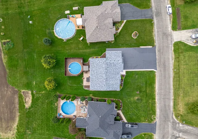 Photo 4 of Sale Pending at 1702 Lorimar Dr, Durand, IL 61024 | MLS# 12761518 | Listing updated on 2026-09-22