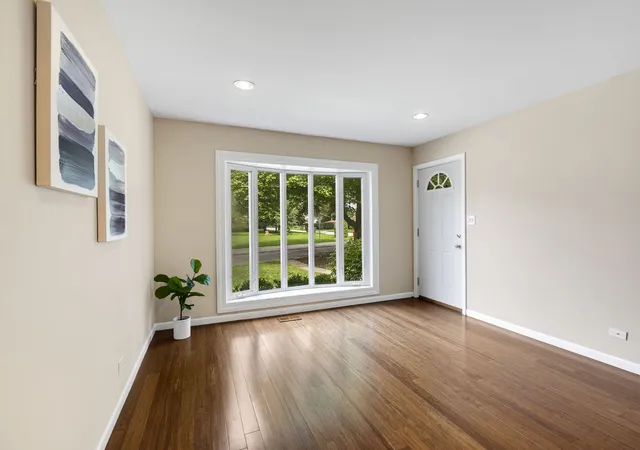 Photo 3 of Single family home for sale at 340 James Ave, Mundelein, IL 60060 | MLS# 12761520 | Listing updated on 2026-10-06
