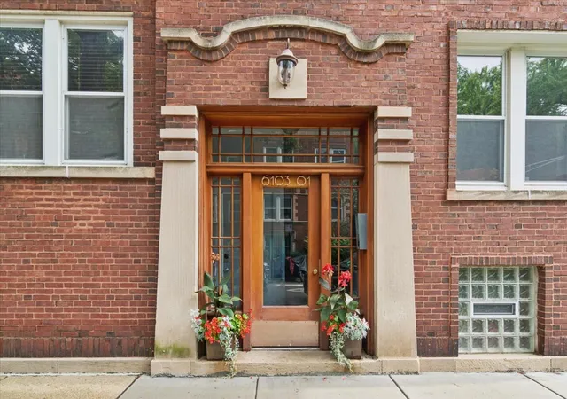 Photo 2 of Condo for sale at 6101 N Glenwood Ave #1, Chicago, IL 60660 | MLS# 12761530 | Listing updated on 2026-09-24