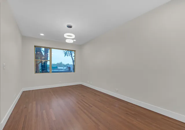 Photo 3 of Condo for sale at 3923 W Ainslie St #2, Chicago, IL 60625 | MLS# 12761542 | Listing updated on 2026-09-23