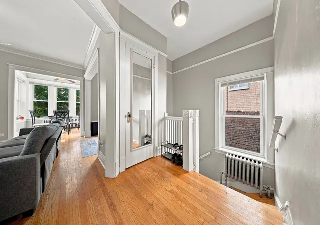 Listing Photo 4 - Condo for sale in building located at 6449 N Lakewood Ave, Chicago, IL 60626