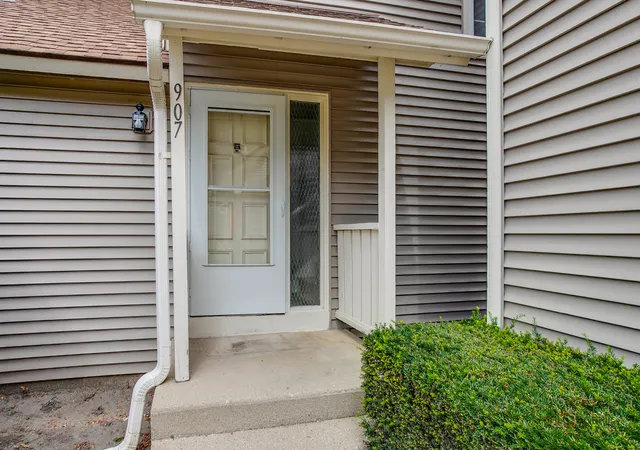 Photo 1 of Townhouse for sale at 907 Vose Dr, Gurnee, IL 60031 | MLS# 12761558 | Listing updated on 2026-09-21