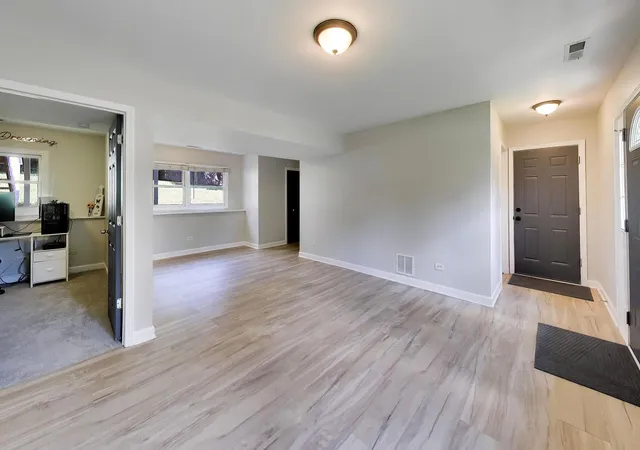 Photo 3 of Single family home for sale at 5418 Hillside Dr, Mc Henry, IL 60050 | MLS# 12761561 | Listing updated on 2026-10-04
