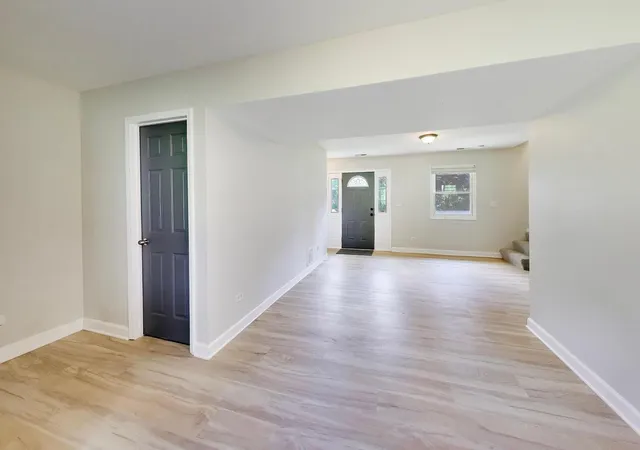 Photo 4 of Single family home for sale at 5418 Hillside Dr, Mc Henry, IL 60050 | MLS# 12761561 | Listing updated on 2026-10-04