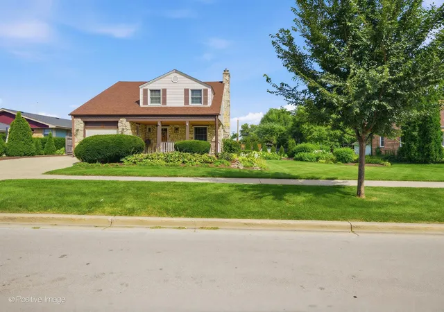 Photo 1 of Land for sale at 471 N Larch Ave, Elmhurst, IL 60126 | MLS# 12761567 | Listing updated on 2026-09-17