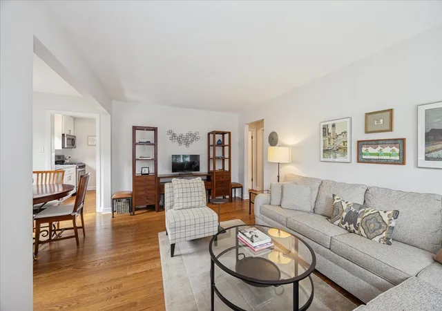 Photo 2 of Single family home for sale at 322 Park Ave, River Forest, IL 60305 | MLS# 12761591 | Listing updated on 2026-10-07