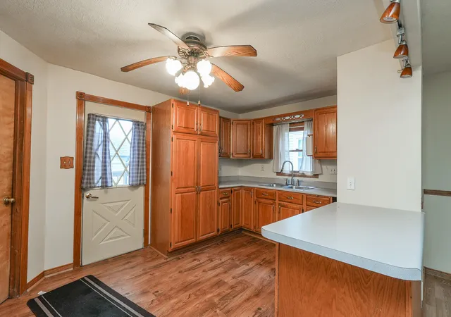 Photo 3 of Single family home for sale at 136 N Oak St, Manteno, IL 60950 | MLS# 12761622 | Listing updated on 2026-10-07