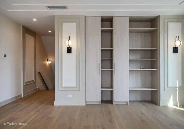 Listing Photo 5 - Condo for sale in building located at 1951 W Dickens Ave, Chicago, IL 60614 - Unit #3