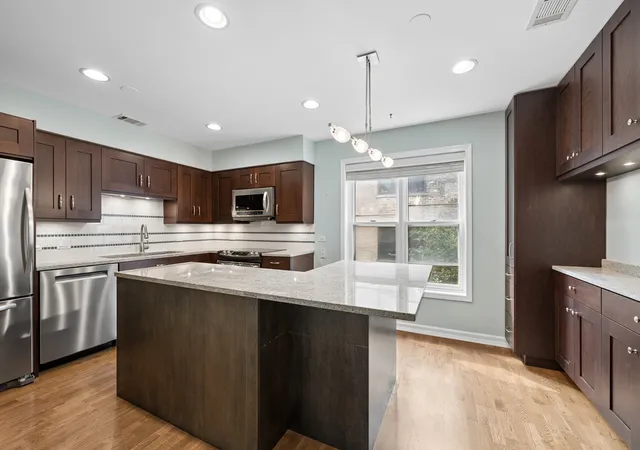 Listing Photo 5 - Condo for sale in building located at 830 Forest Ave, Evanston, IL 60202 - Unit #B
