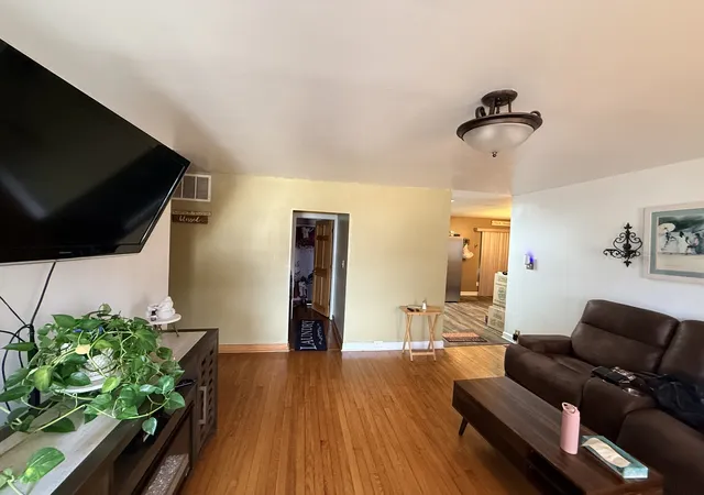 Photo 3 of Single family home for sale at 525 Laurel Ave, Romeoville, IL 60446 | MLS# 12761661 | Listing updated on 2026-10-07