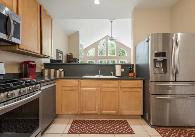 Photo 2 of Townhouse for sale at 11512 Lake Shore Dr, Orland Park, IL 60467 | MLS# 12761664 | Listing updated on 2026-09-24
