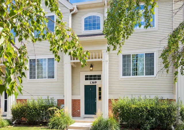 Photo 1 of Townhouse for sale at 1369 New Hvn Dr, Cary, IL 60013 | MLS# 12761670 | Listing updated on 2026-09-23