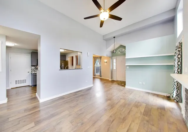 Photo 3 of Townhouse for sale at 317 E Tall Oaks Ln, Itasca, IL 60143 | MLS# 12761679 | Listing updated on 2026-09-22