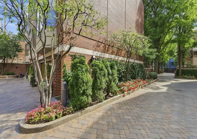Photo 3 of Townhouse for sale at 55 W Goethe St #1232, Chicago, IL 60610 | MLS# 12761690 | Listing updated on 2026-10-20