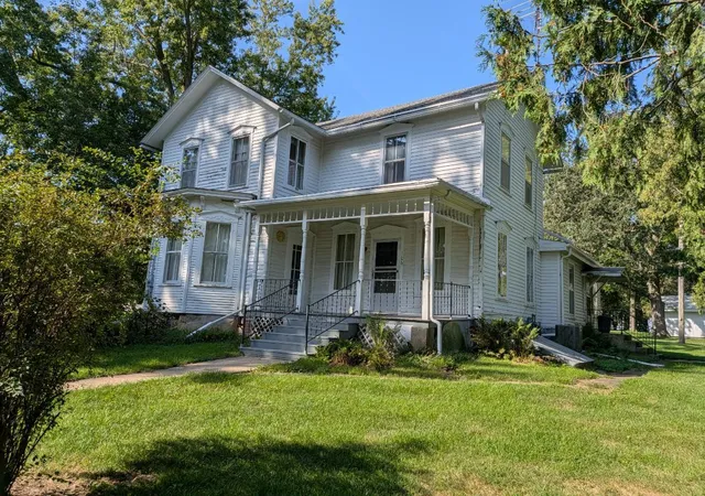 Photo 2 of Single family home for sale at 106 N Broadway St, Baileyville, IL 61007 | MLS# 12761692 | Listing updated on 2026-09-23