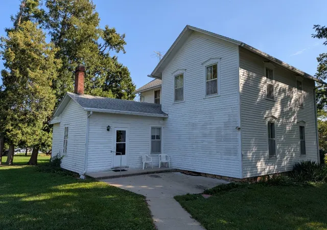 Photo 3 of Single family home for sale at 106 N Broadway St, Baileyville, IL 61007 | MLS# 12761692 | Listing updated on 2026-09-23