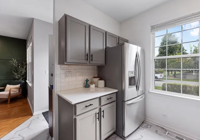 Photo 3 of Townhouse for sale at 43 N Palazzo Dr, Addison, IL 60101 | MLS# 12761695 | Listing updated on 2026-09-25