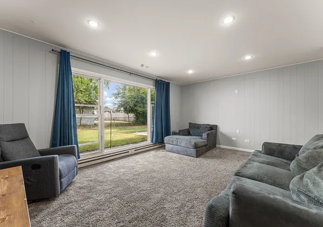 Photo 3 of Single family home for sale at 10 Tahoe St, Thornton, IL 60476 | MLS# 12761701 | Listing updated on 2026-10-01