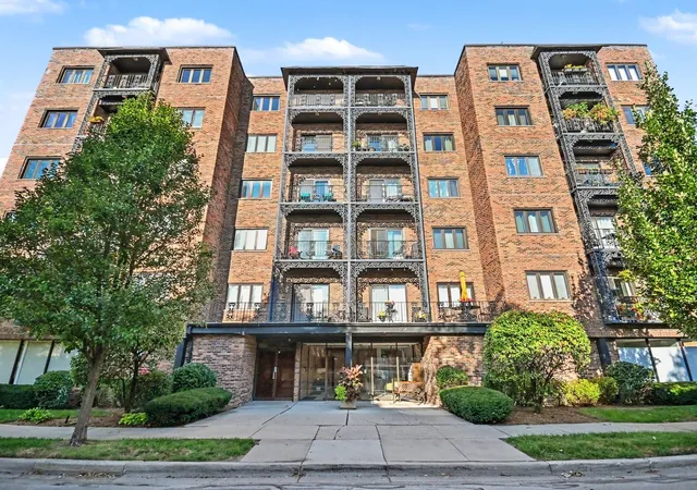 Photo 1 of Condo for sale at 414 Clinton Pl #206, River Forest, IL 60305 | MLS# 12761707 | Listing updated on 2026-09-21