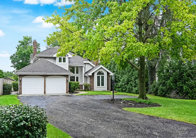 Photo 2 of Single family home for sale at 5615 S Elm St, Hinsdale, IL 60521 | MLS# 12761730 | Listing updated on 2026-09-24