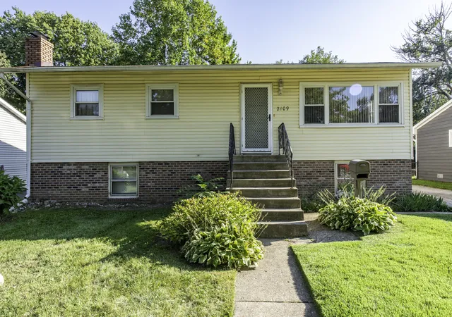 Photo 2 of Single family home for sale at 2109 W Pacific Ave, Waukegan, IL 60085 | MLS# 12761734 | Listing updated on 2026-09-23