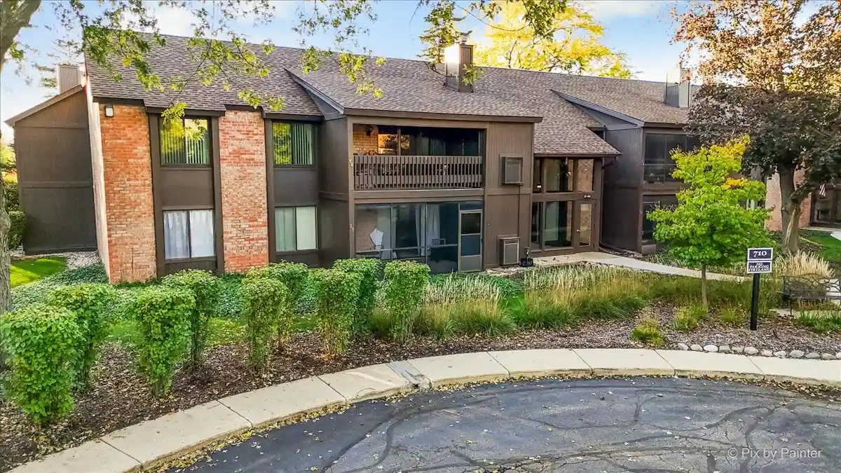 Listing Photo 1 - Condo for sale in 710 Saint Andrews Ln located at 710 Saint Andrews Ln, Crystal Lake, IL 60014 - Unit #23
