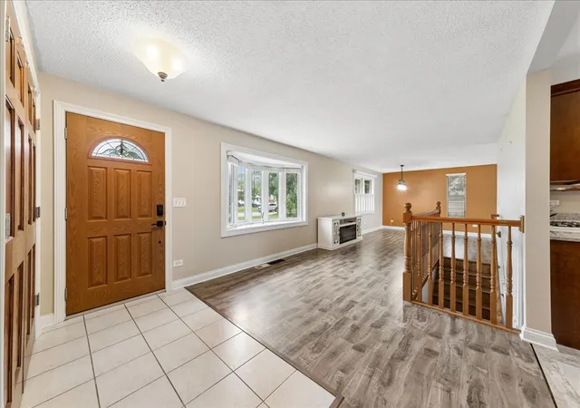 Photo 2 of Single family home for sale at 418 S Fairfield Ave, Lombard, IL 60148 | MLS# 12761740 | Listing updated on 2026-09-23