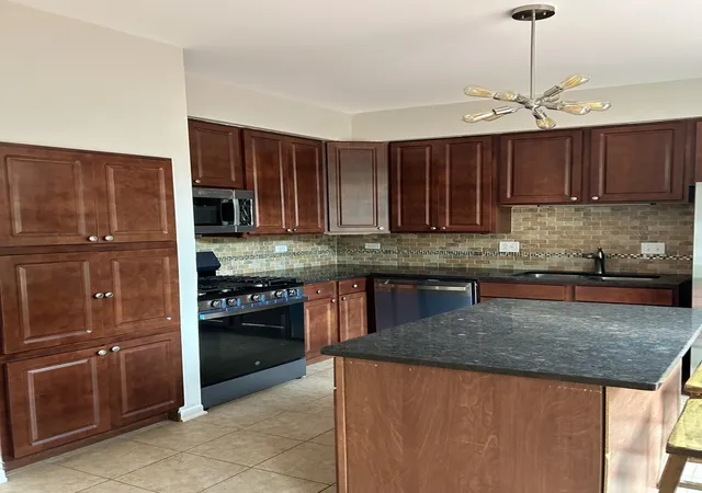 Photo 3 of Townhouse for sale at 2812 Troon Dr, Montgomery, IL 60538 | MLS# 12761773 | Listing updated on 2026-09-22