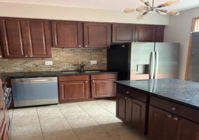 Photo 4 of Townhouse for sale at 2812 Troon Dr, Montgomery, IL 60538 | MLS# 12761773 | Listing updated on 2026-09-22