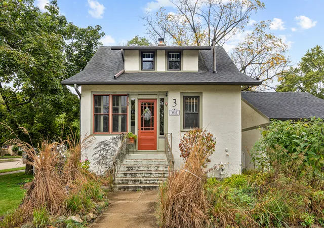 Photo 1 of Single family home for sale at 3 Center St, Algonquin, IL 60102 | MLS# 12761806 | Listing updated on 2026-10-24