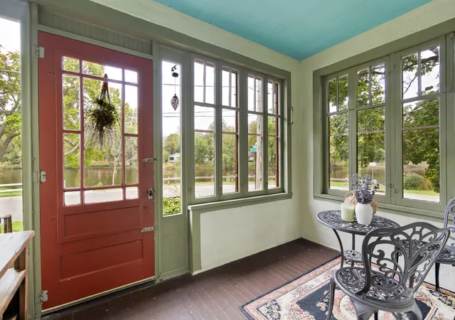 Photo 3 of Single family home for sale at 3 Center St, Algonquin, IL 60102 | MLS# 12761806 | Listing updated on 2026-10-24