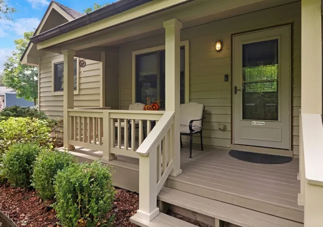 Photo 4 of Single family home for sale at 1036 Charles Ave, Gurnee, IL 60031 | MLS# 12761808 | Listing updated on 2026-10-09
