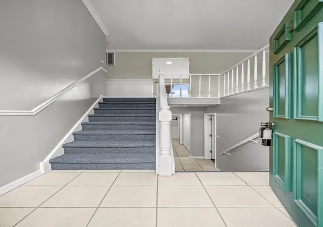 Photo 3 of Single family home for sale at 1485 Westbury Dr, Hoffman Estates, IL 60192 | MLS# 12761818 | Listing updated on 2026-09-23