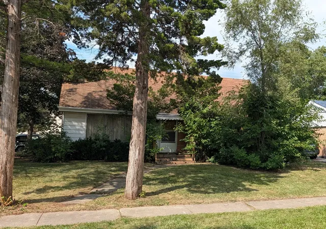 Photo 2 of Sale Pending at 8816 Olympic Dr, Bridgeview, IL 60455 | MLS# 12761824 | Listing updated on 2026-09-30