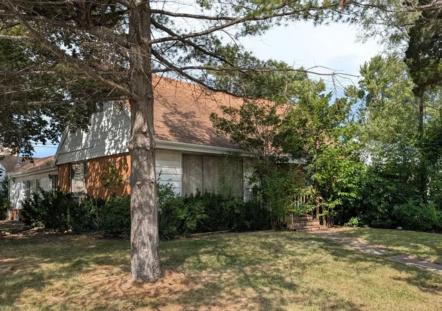 Photo 3 of Sale Pending at 8816 Olympic Dr, Bridgeview, IL 60455 | MLS# 12761824 | Listing updated on 2026-09-30