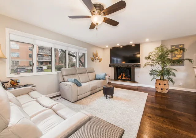 Photo 3 of Townhouse for sale at 49 Park Ln #49, Park Ridge, IL 60068 | MLS# 12761827 | Listing updated on 2026-09-22