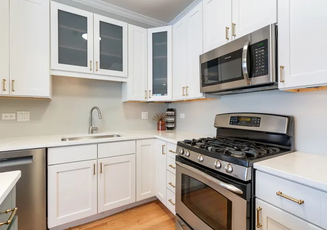 Photo 4 of Condo for sale at 2463 W Foster Ave #2, Chicago, IL 60625 | MLS# 12761839 | Listing updated on 2026-10-07