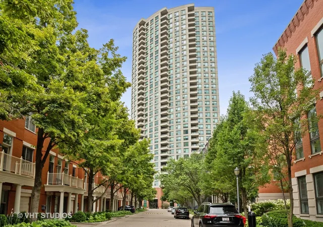 Condo for sale at 501 N Clinton St #704, Chicago, IL 60654 | MLS# 12761849