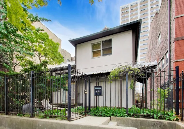 Single family home for sale at 915 W Lawrence Ave, Chicago, IL 60640 | MLS# 12761851