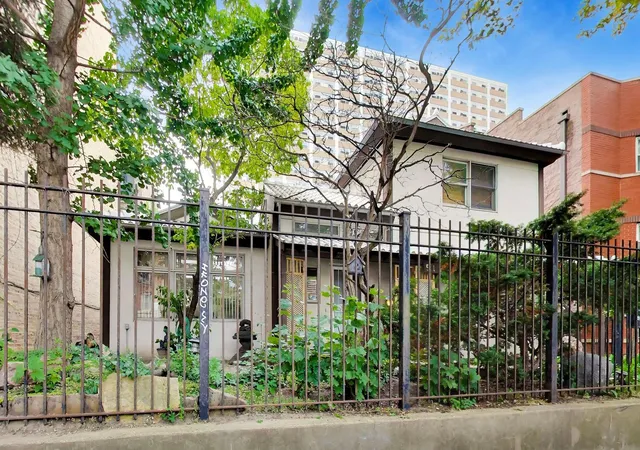 Photo 1 of Single family home for sale at 915 W Lawrence Ave, Chicago, IL 60640 | MLS# 12761851 | Listing updated on 2026-09-27