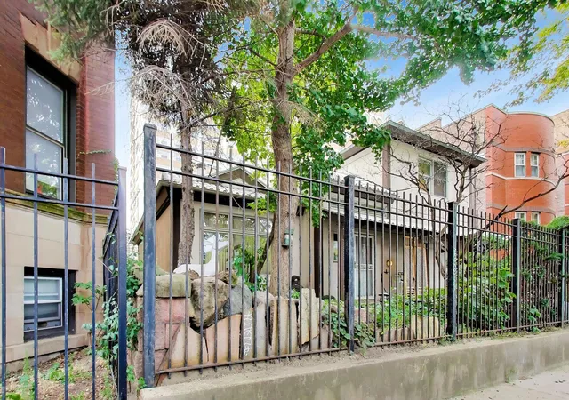 Photo 2 of Single family home for sale at 915 W Lawrence Ave, Chicago, IL 60640 | MLS# 12761851 | Listing updated on 2026-09-27