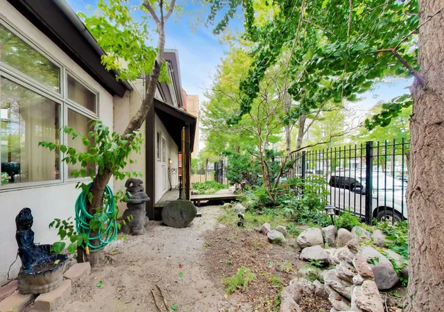 Photo 3 of Single family home for sale at 915 W Lawrence Ave, Chicago, IL 60640 | MLS# 12761851 | Listing updated on 2026-09-27