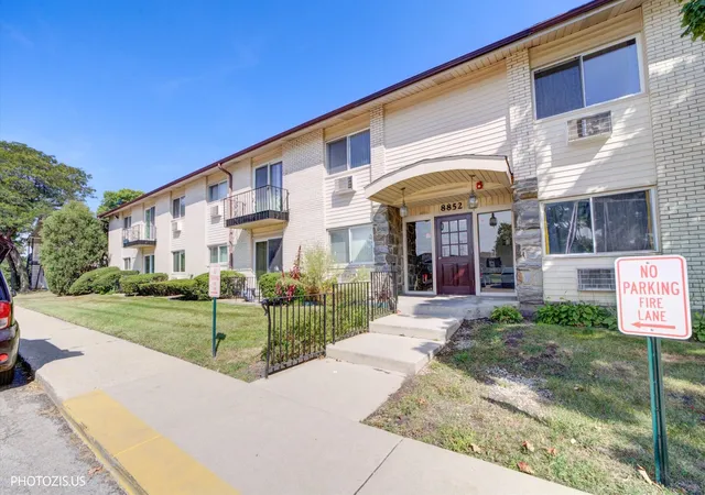 Photo 1 of Condo for sale at 8852 N Leslie Ln #2C, Des Plaines, IL 60016 | MLS# 12761857 | Listing updated on 2026-09-23
